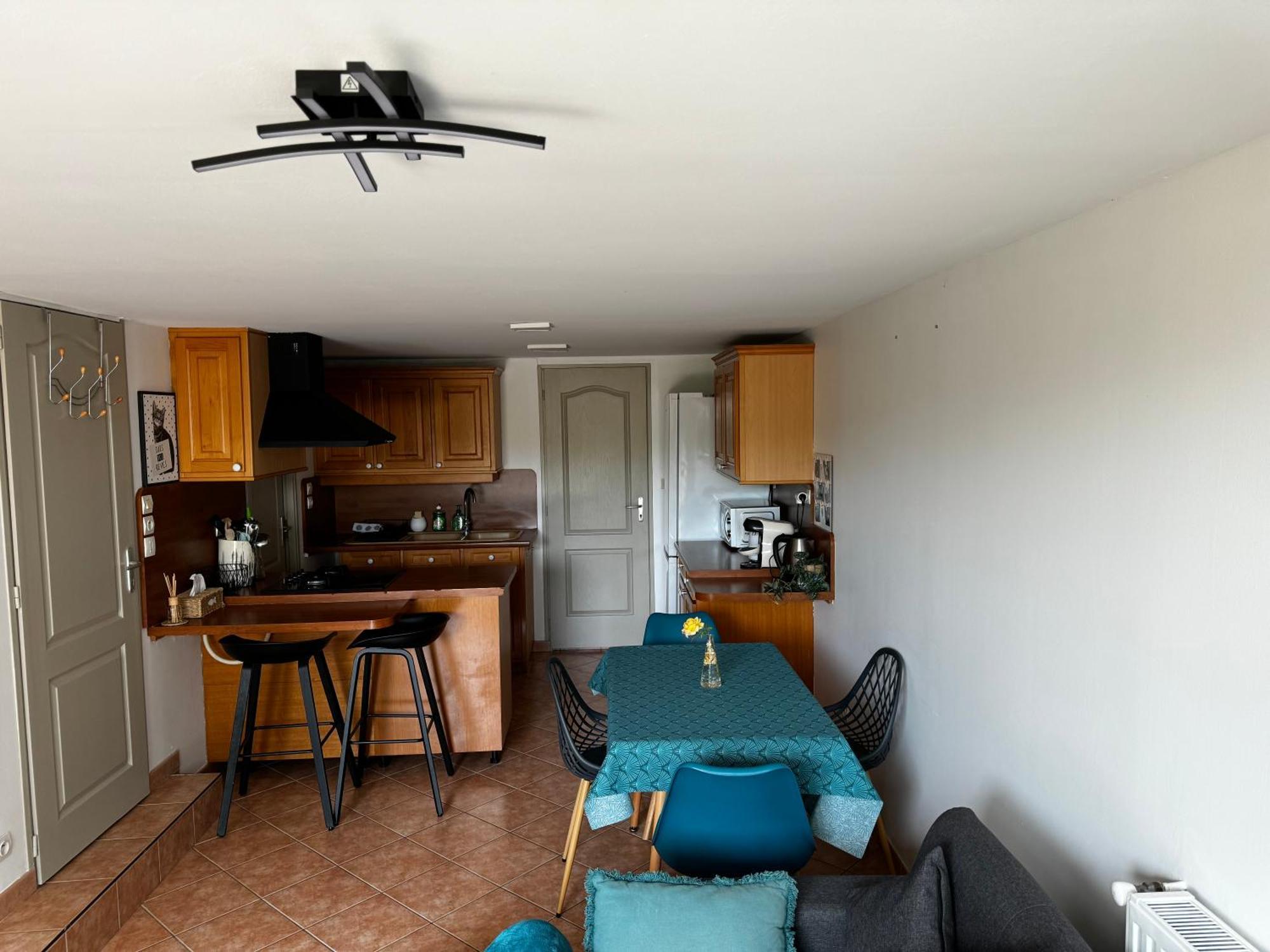 Au Calme Dans Maison En Rez De Jardin A 2,2 Kms Du Groupama Stadium Et Salle Ldlc Arena Мезье Экстерьер фото